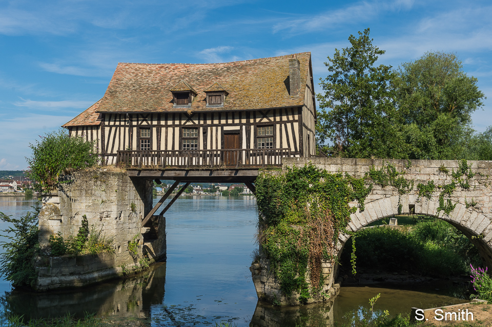 Mill on the remains of a Seine bridge at Vernon